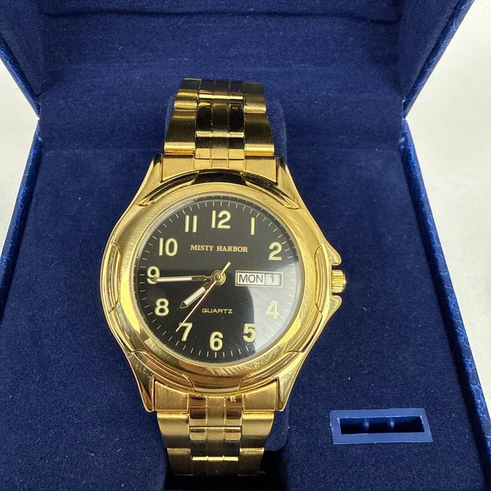 Misty‎ Harbor Quartz Vintage Mens Watch Round Gold Tone *Read
